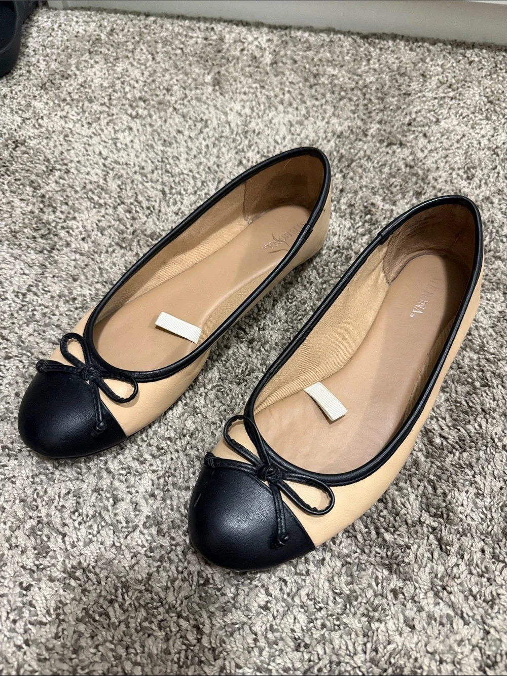 Merona Two-Tone Black & Beige Bow Ballet Flats